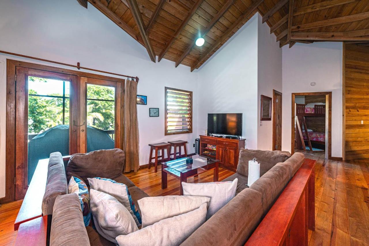 Cocolobo Resort West End Esterno foto
