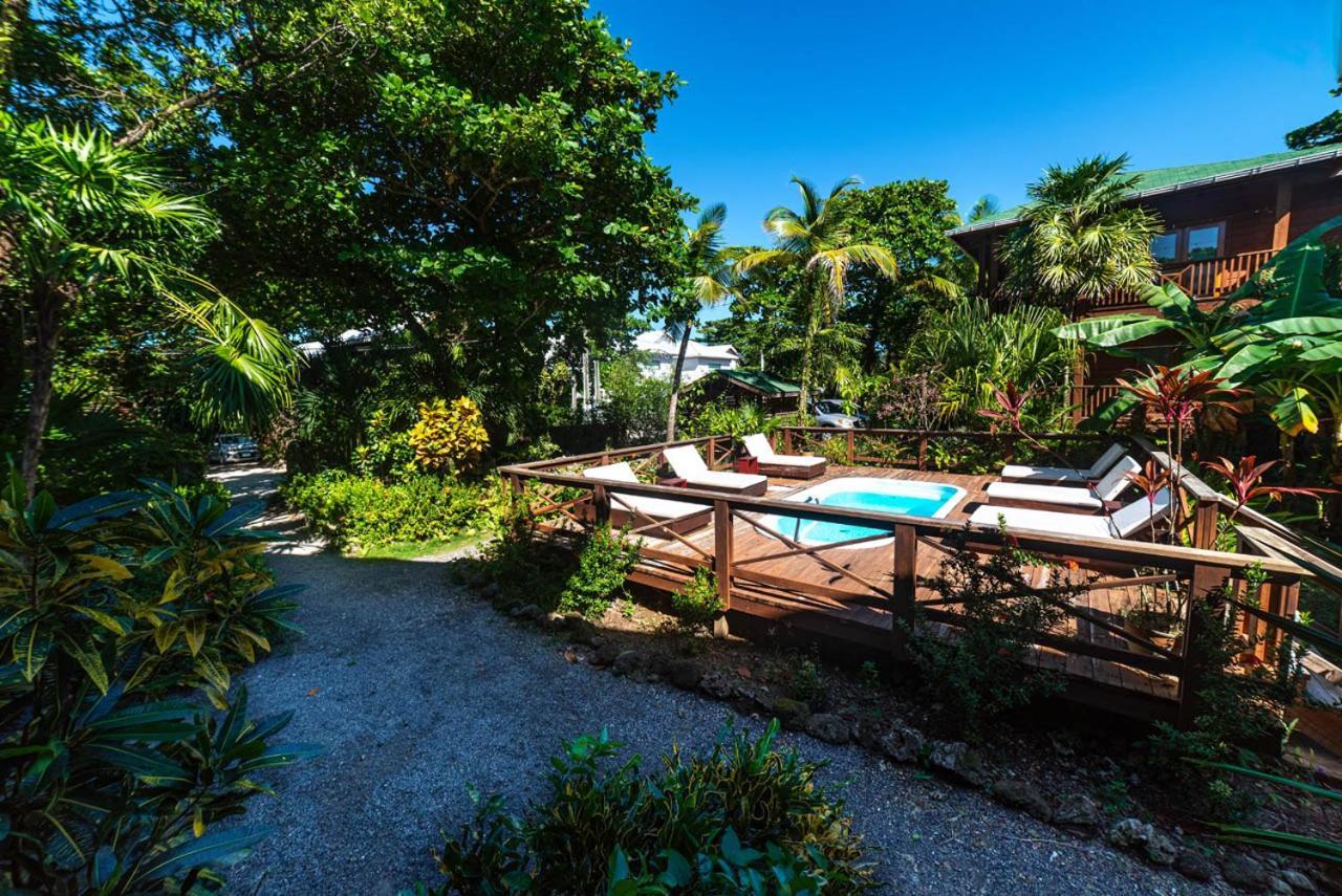 Cocolobo Resort West End Esterno foto