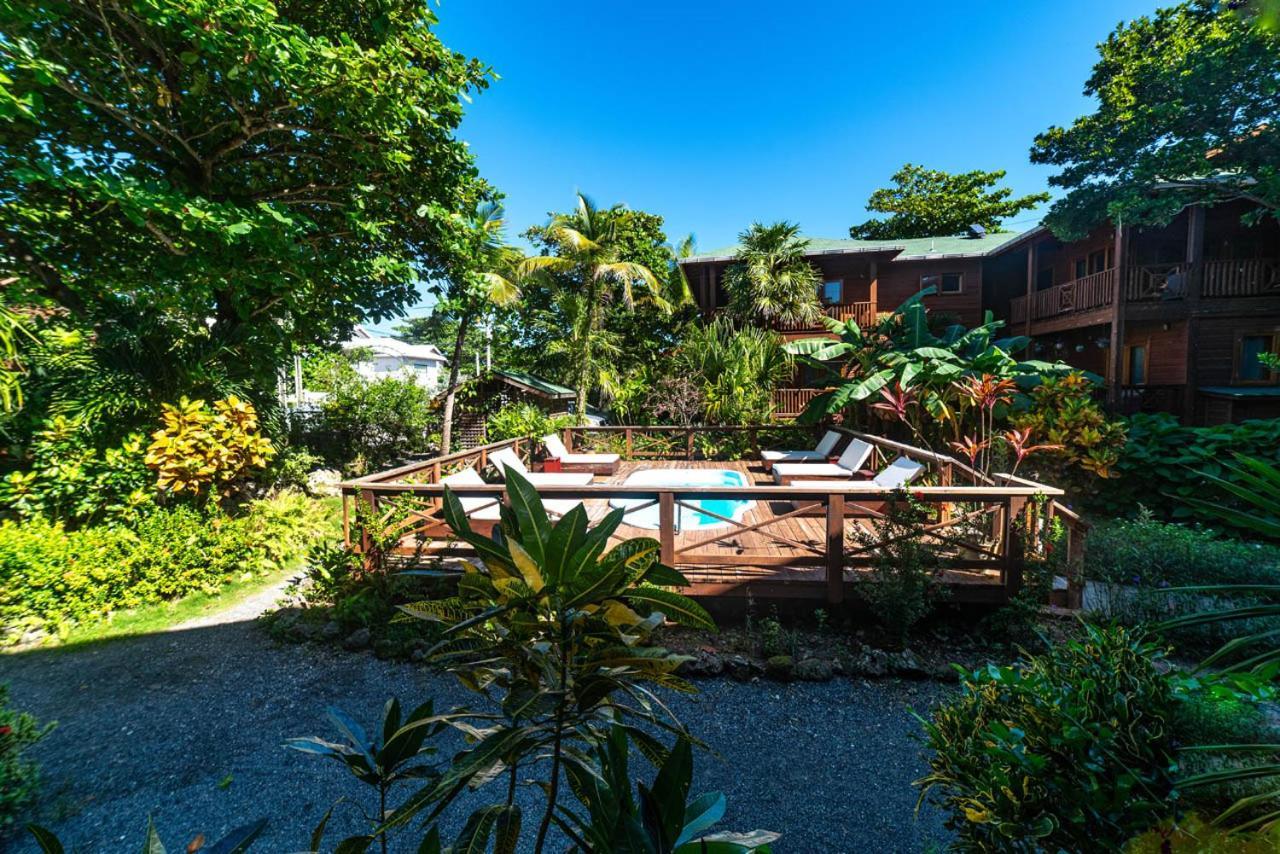 Cocolobo Resort West End Esterno foto